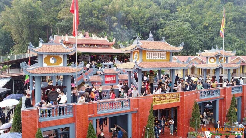 Đi lễ Đền Chùa nào vào tháng ba âm lịch?