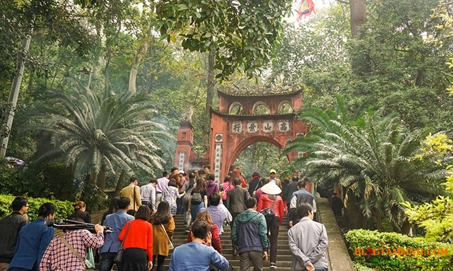 Đi lễ Đền Chùa nào vào tháng ba âm lịch?