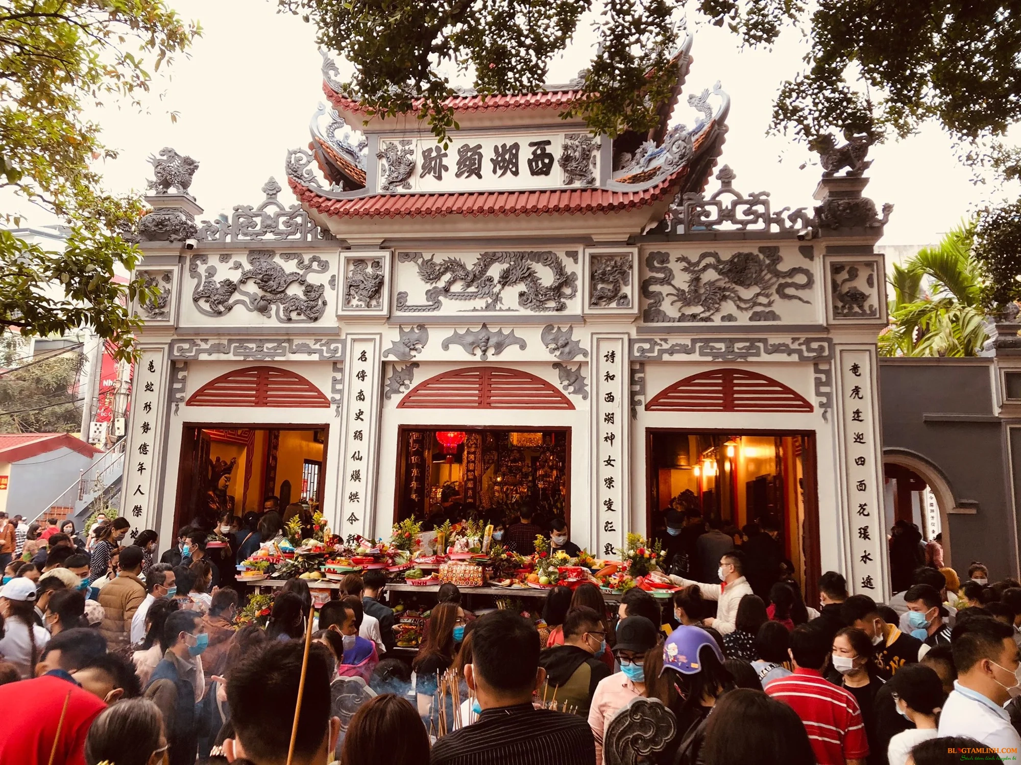 Đi lễ Đền Chùa nào vào tháng ba âm lịch?